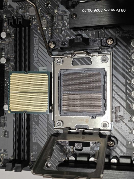 AMD Ryzen 5 7600 + ASRock B650M-HDV/M.2 + Kingston 32GB DDR5 5600Mhz