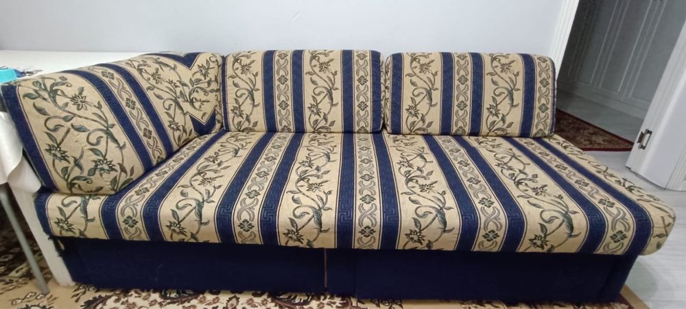 Продам Диван б/у