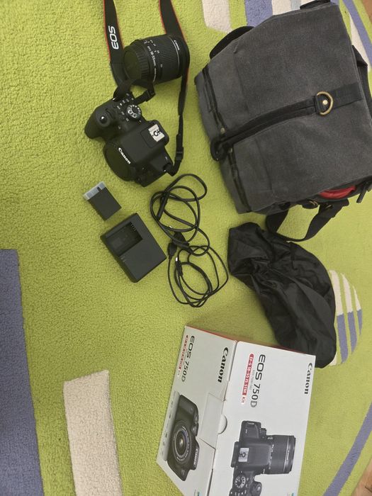 Canon EOS 750D DSLR