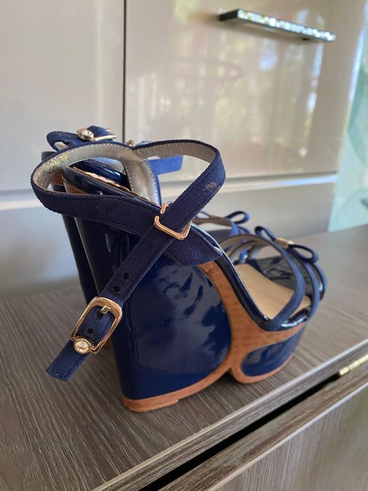 Босоножки на платформе