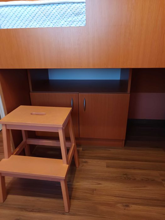 Детско легло с бюро, шкаф и матрак