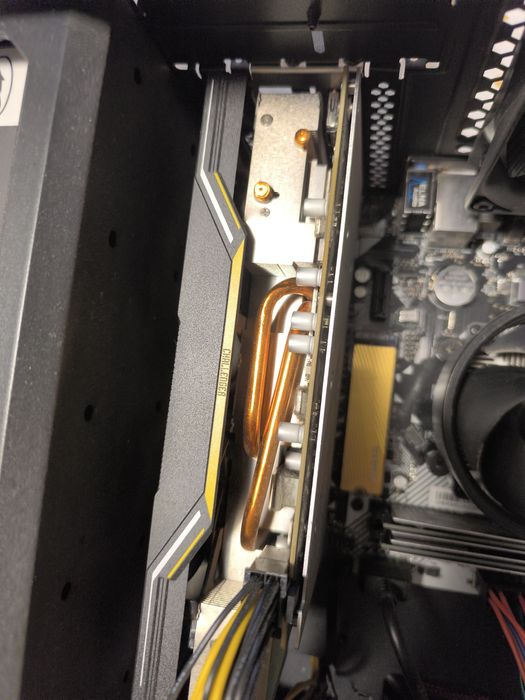 Геймърски компютър Ryzen 5 3500x,Radeon rx 5600 xt