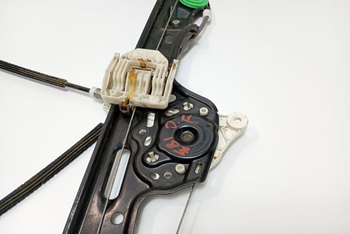 Macara geam dreapta fata   7067796S BMW Seria 1 E87