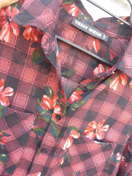 Ефирна риза на цветя