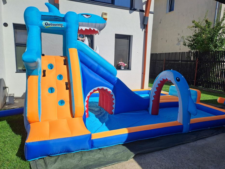 Tobogane gonflabile de închiriat