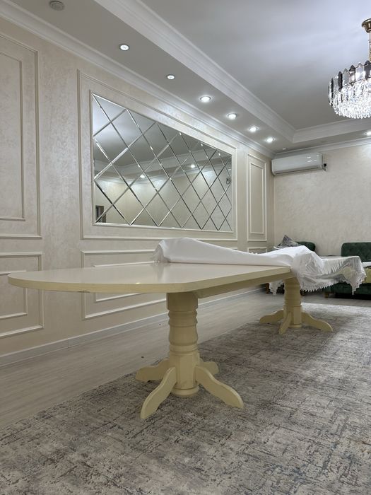 Стол для гостиной