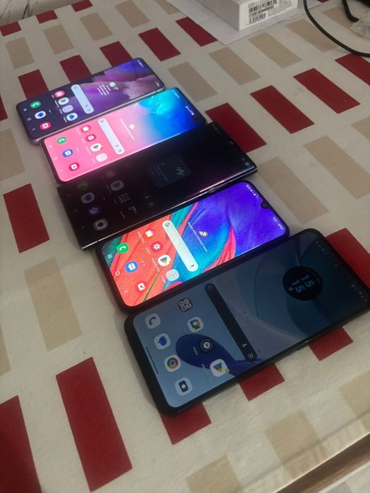 Telefoane Samsung Galaxy S22 Ultra S21 Fe S10 Plus A40 și Motorola G53