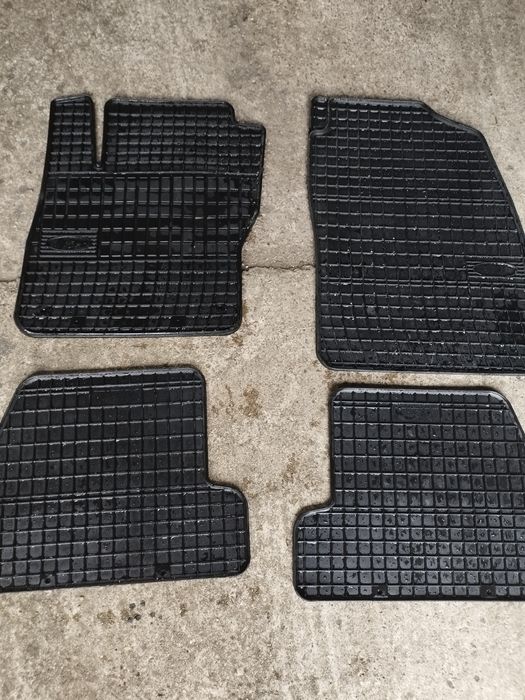 Preșuri cauciuc pentru Ford focus Mk3 negre și preșuri Volkswagen Pass