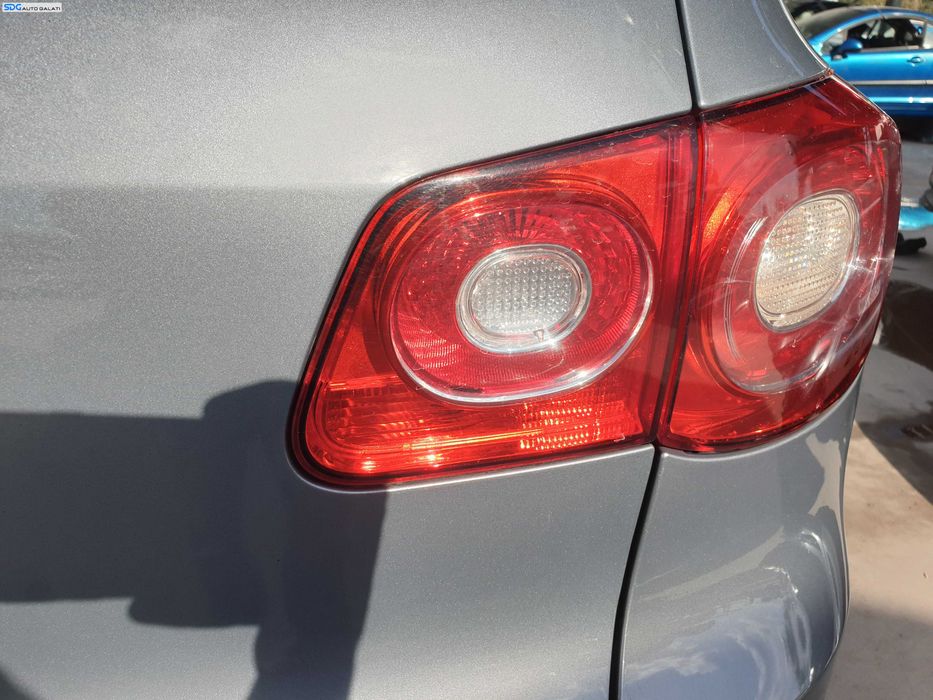 Tripla Stop Lampa Dreapta de pe Haion Hayon Portbagaj Volkswagen Tiguan NFL Non Facelift 2007 - 2011 [K6186]