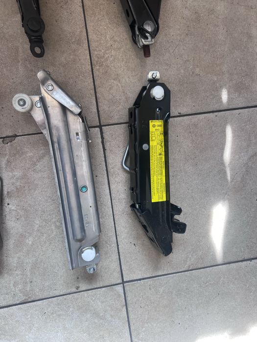 Cric auto diverse autoturisme - pret 150 lei buc