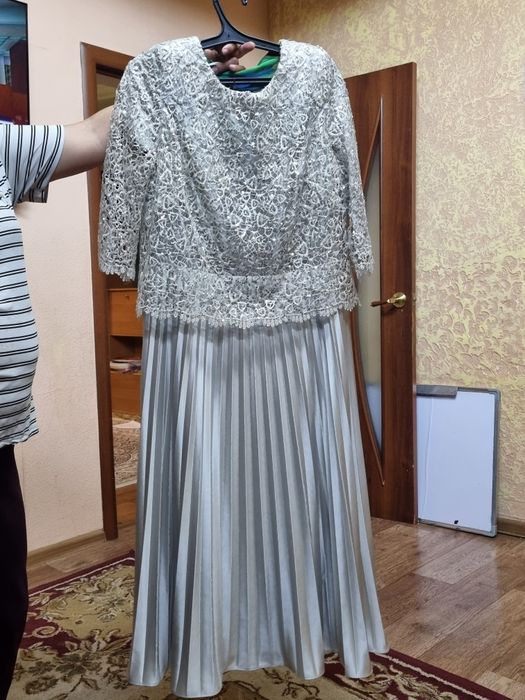 Платье нарядное, со стразами