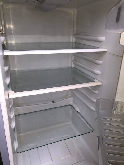 Холодильник продаётся вместе со стиральной машиной.