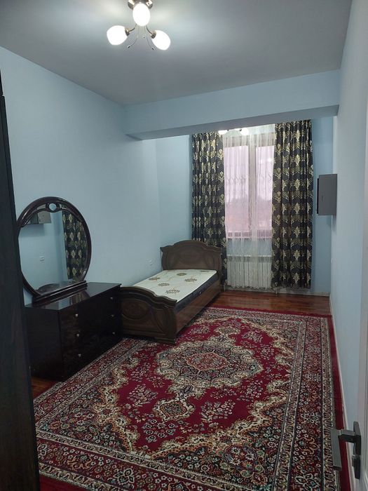 Qibray sentr makroni orqasidagi yangi dom arendaga