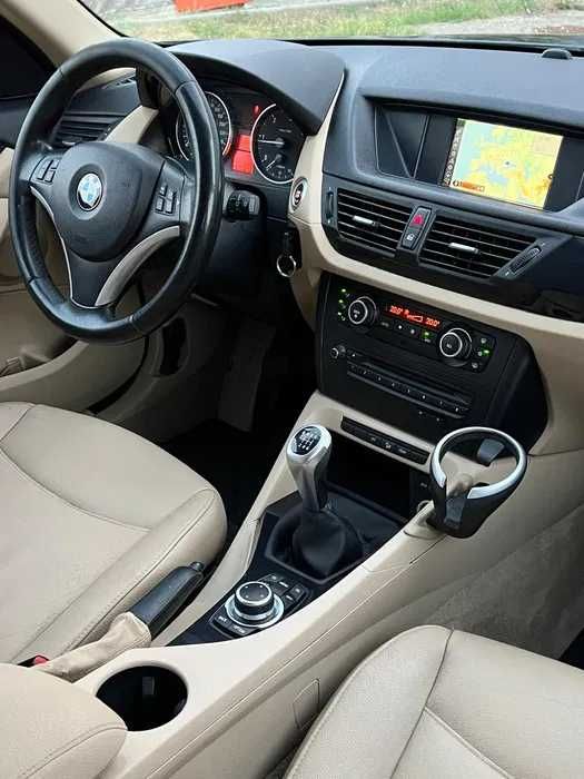 Vand BMW X1 2.0D impecabila fab 2011 XDrive 4x4 piele navi mare urgent