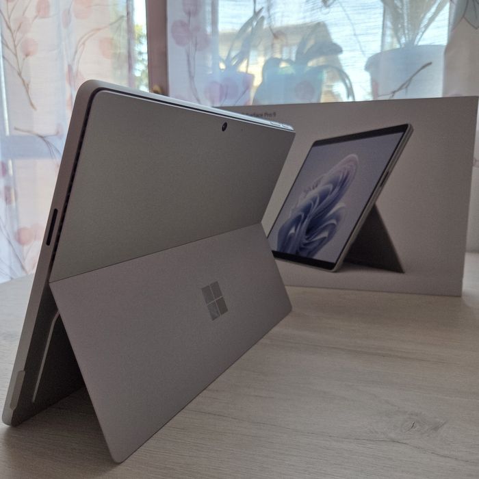 Microsoft Surface Pro 9 – i7, 16GB RAM, 256GB SSD