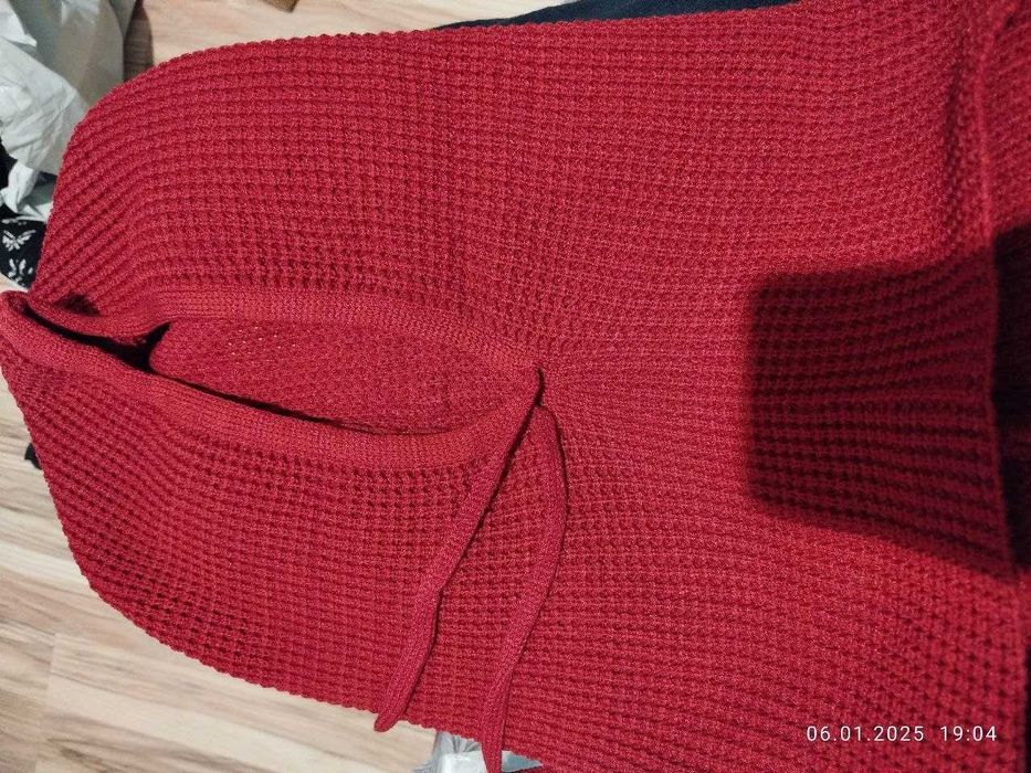 Новая уютная шапка на девочку.