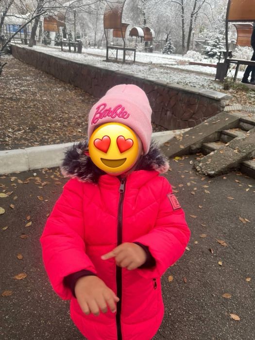 Продам зимнюю куртку для девочки 110р