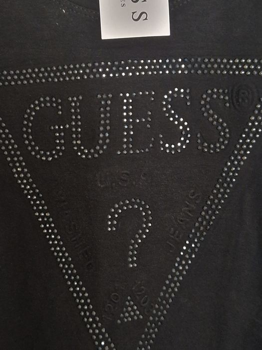 Тениска Guess нова с камъни
