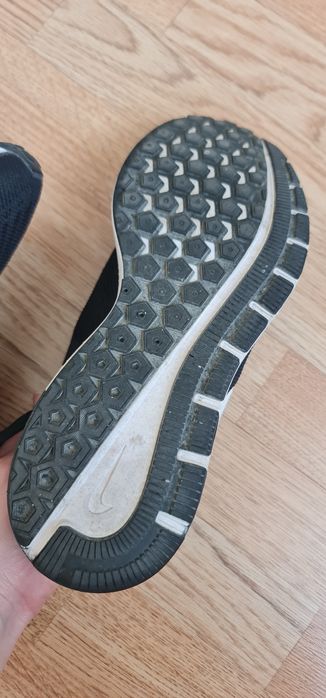 Продам мужские кроссовки AIR ZOOM STRUCTURE 22