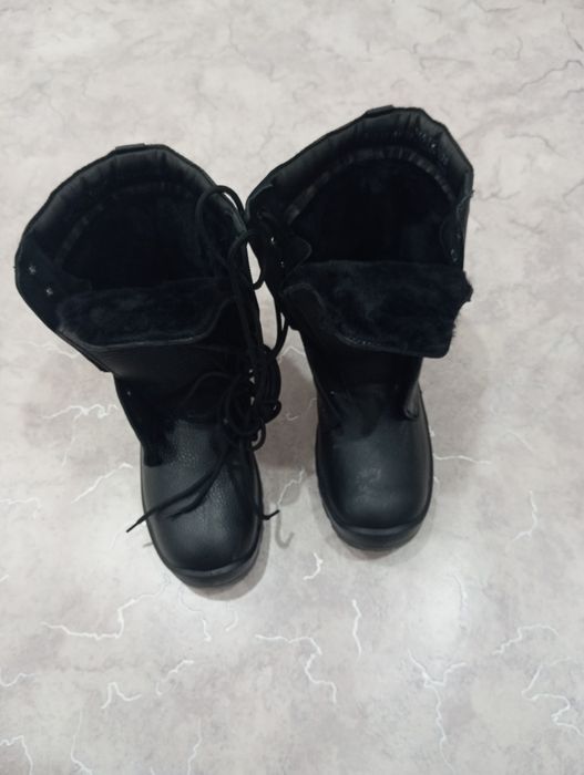 Продам новые зимние берцы