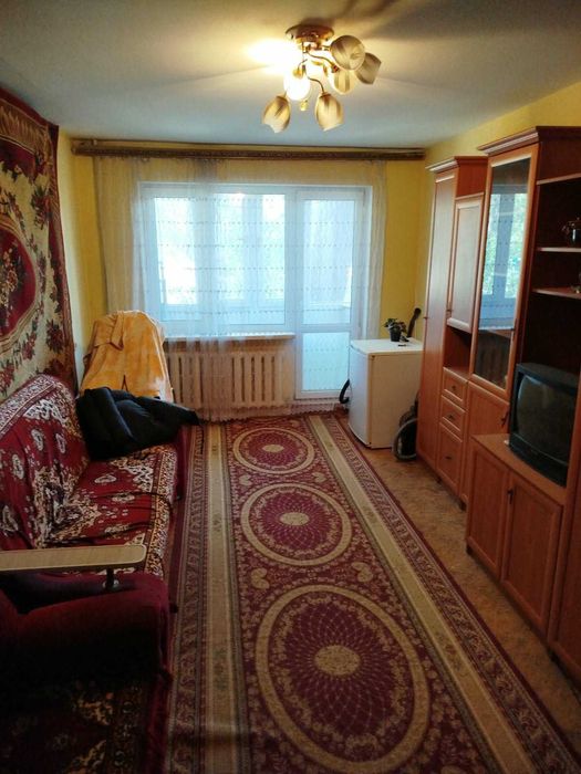 2 комн. кв. в 6 микрорайоне 2 эт. не угловая