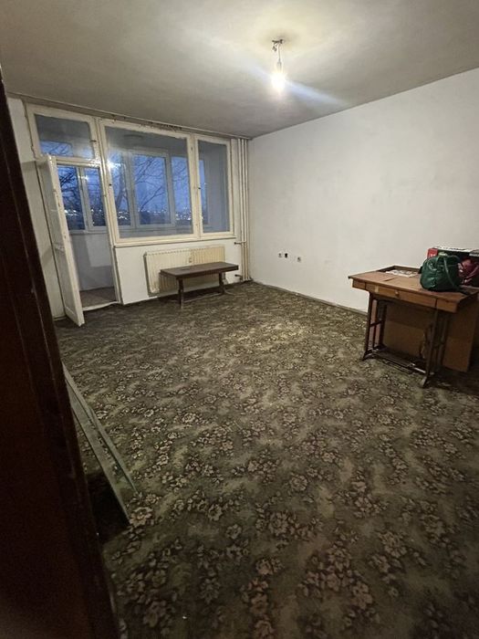 Тристаен апартамент с отлична локация! ж.к. Люлин 1!