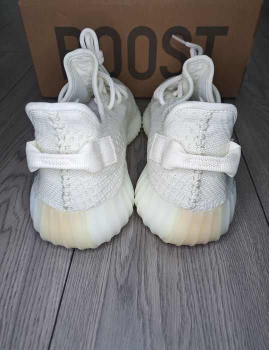 Yeezy Boost 350 V2 Bone, Mărimea 42