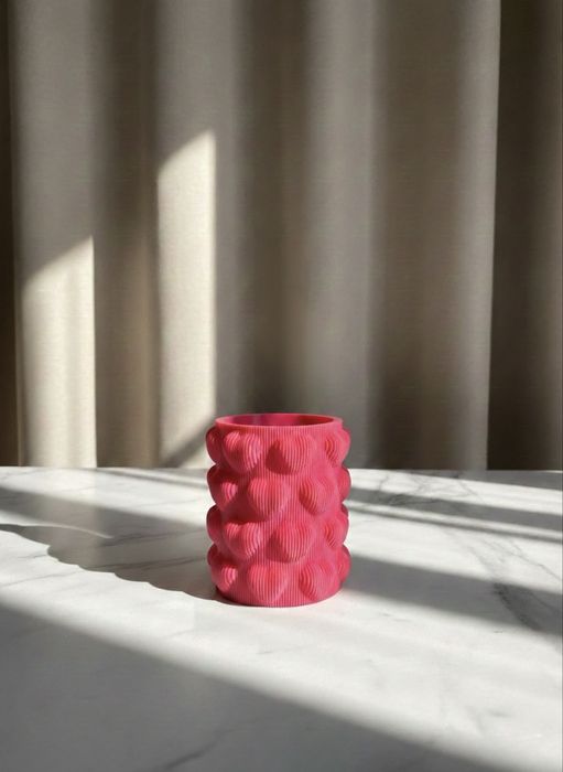 Vaza decorativa rosie cu inimioare 14.5cm - Valentine's Day 8 Martie