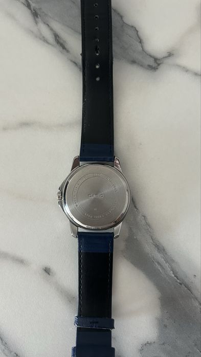 Продам оригинальные часы Casio MTP-VD01-2BV