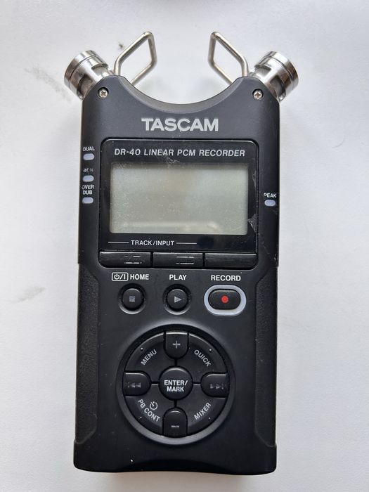 цифровой рекордер  Tascam DR-40