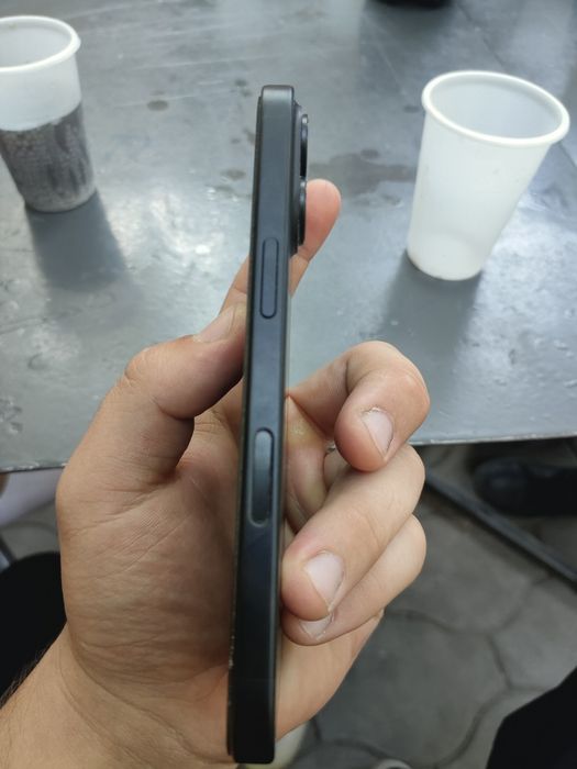 iPhone 16 (8/128)