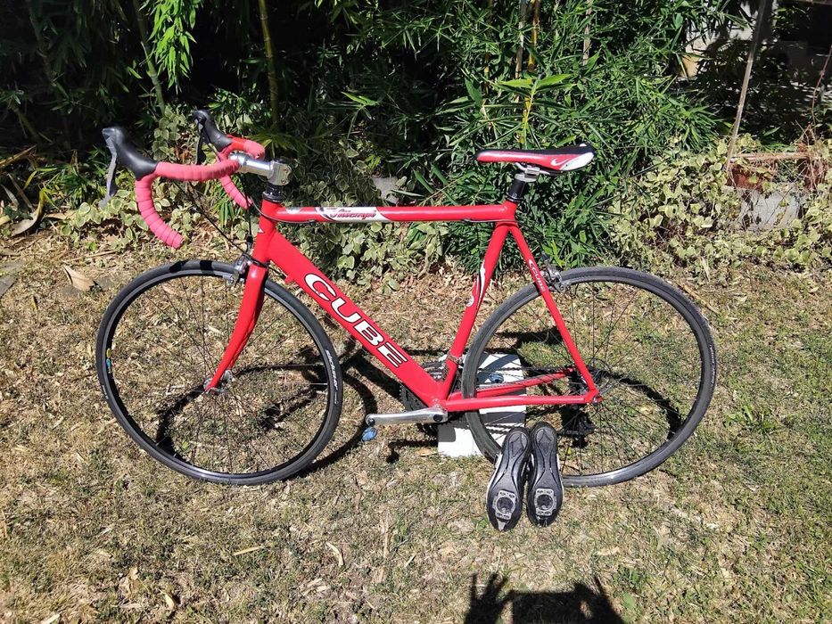 Шосеен велосипед CUBE