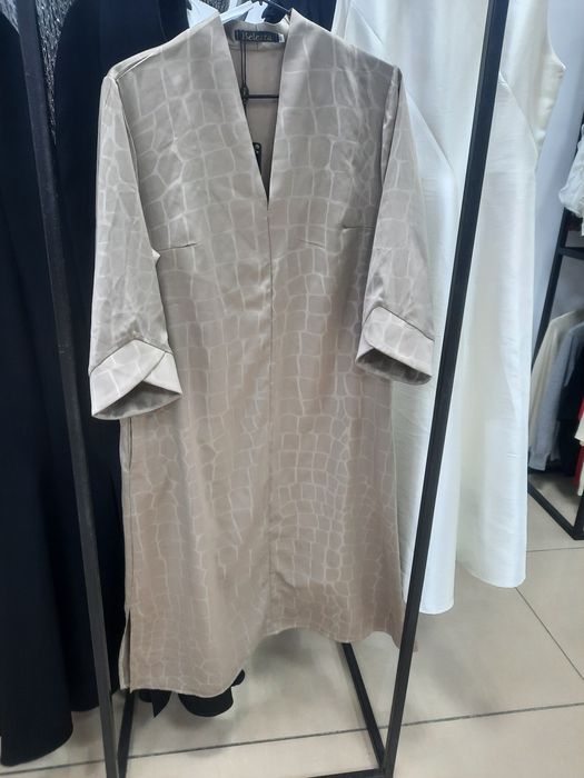 Продам новое платье.