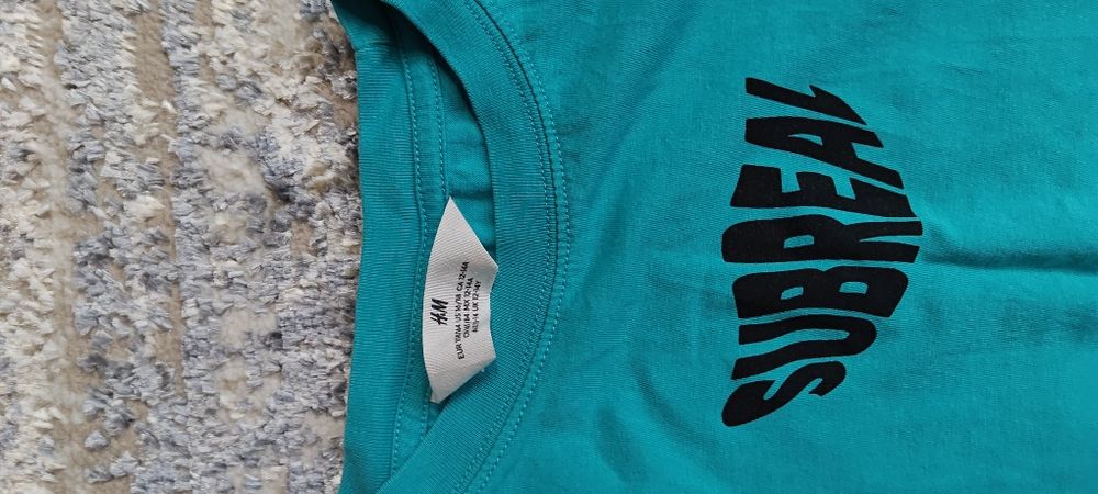 Vând  DOUĂ tricouri marca H&M