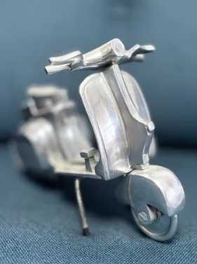 Macheta Scuter Vespa Otel Inoxidabil-Detalii F Bune-UK-26cm-Colectie-