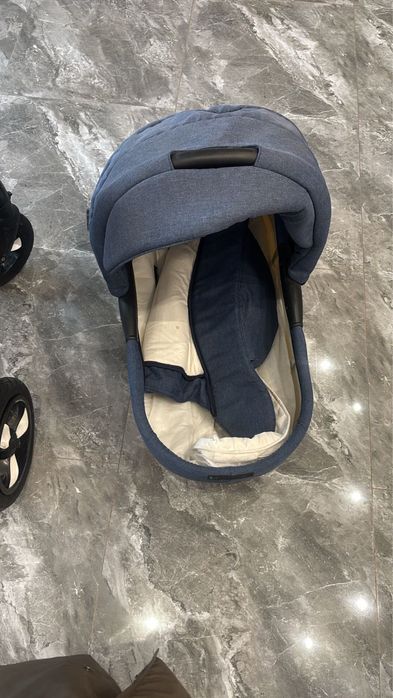 Продаю детскую коляску