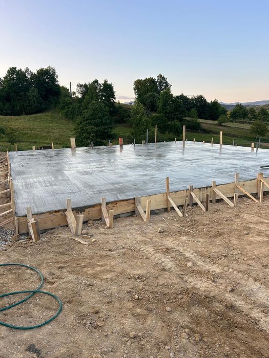 Execut lucrari, constructii, case la rosu, garduri, etc