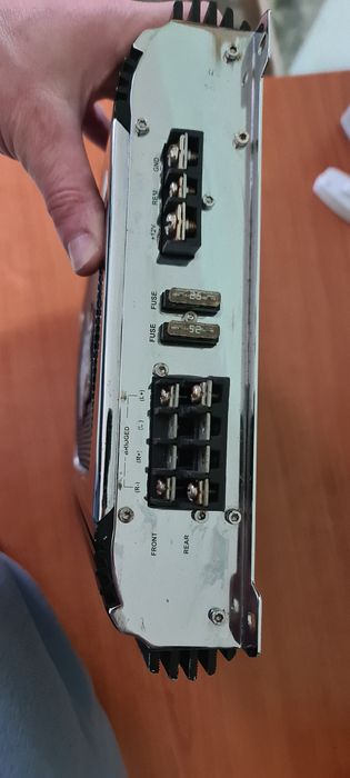 Усилвател за автомобил