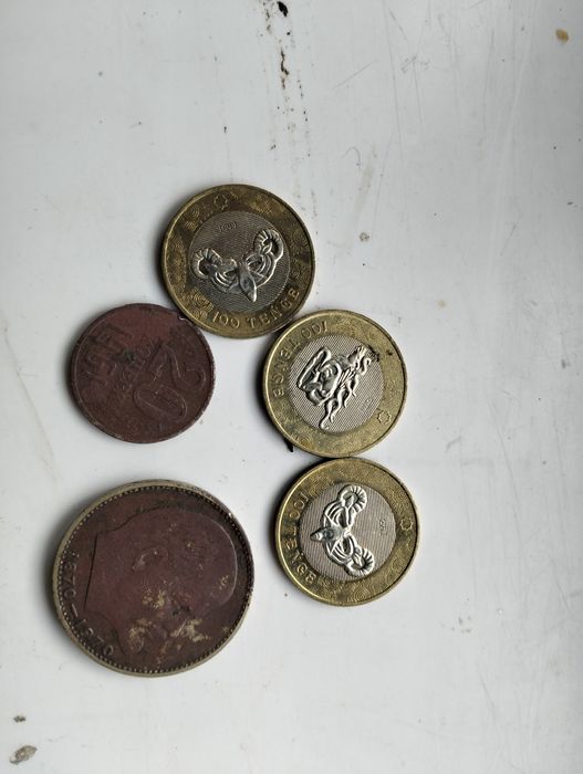 Монета разные на продаже