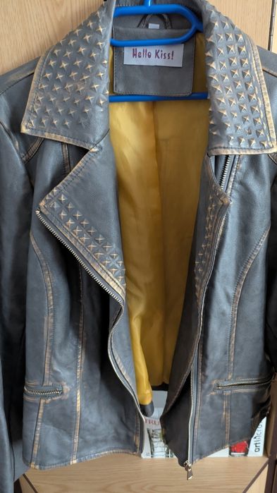 Сиво кожено яке от изкуствена кожа