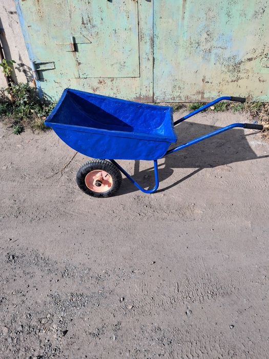 Продам  садовую тачку