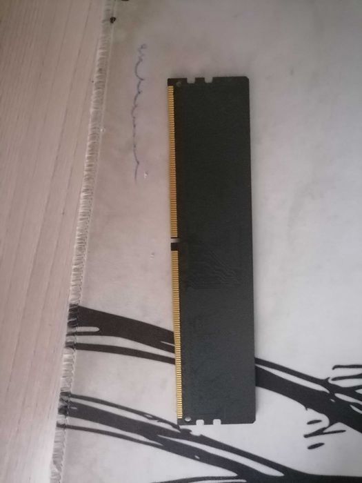Продам ОЗУ в отличном состоянии DDR 4