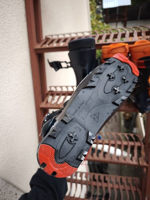 Vând incaltari clăpari tura Fischer Travers mărime 27,5