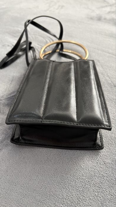 H&M Стилна малка чанта за телефон с метални дръжки