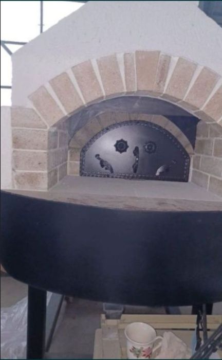 Cuptor pizza pe lemne