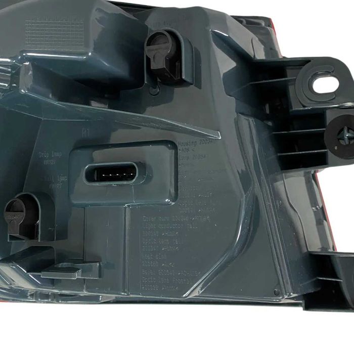 Диодни тунинг LED стопове за BMW F30 (2011–2015) – Facelift визия