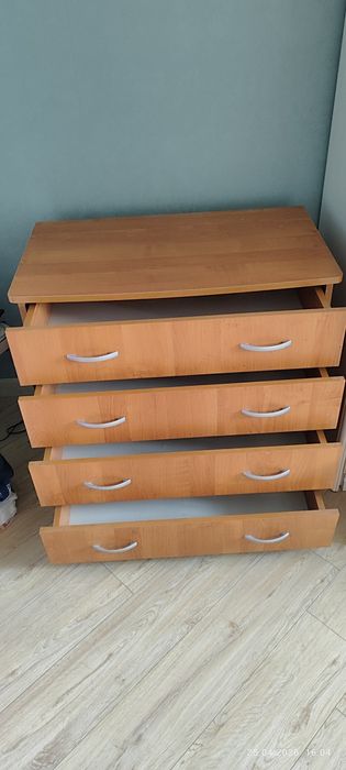 Тумбочка с дерева