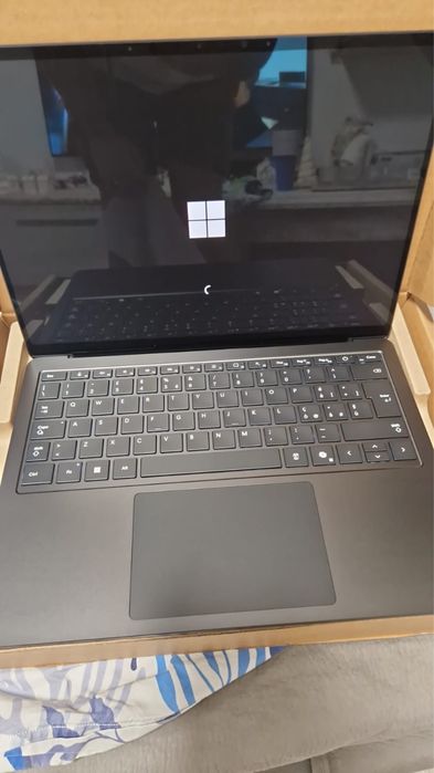 Surface Laptop 7 13” /inter Core Ultra Ui5/16/512gb /W11 pro
