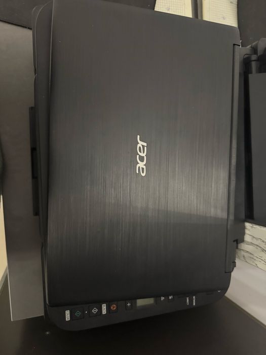 Ноутбук acer core i3 7th gen ! Срочно дешево !