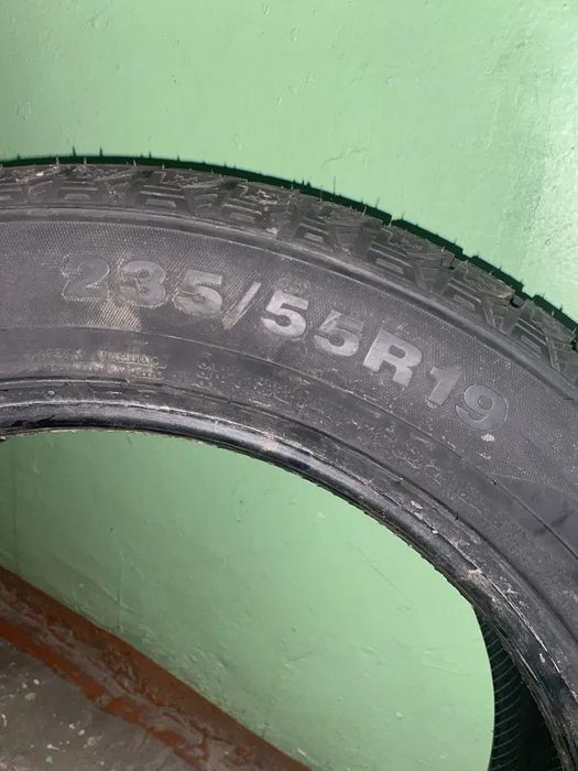 Зимние шины 235/55 /19